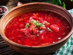Вегетарианска супа борш с кисело зеле, картофи и червено цвекло - снимка на рецептата